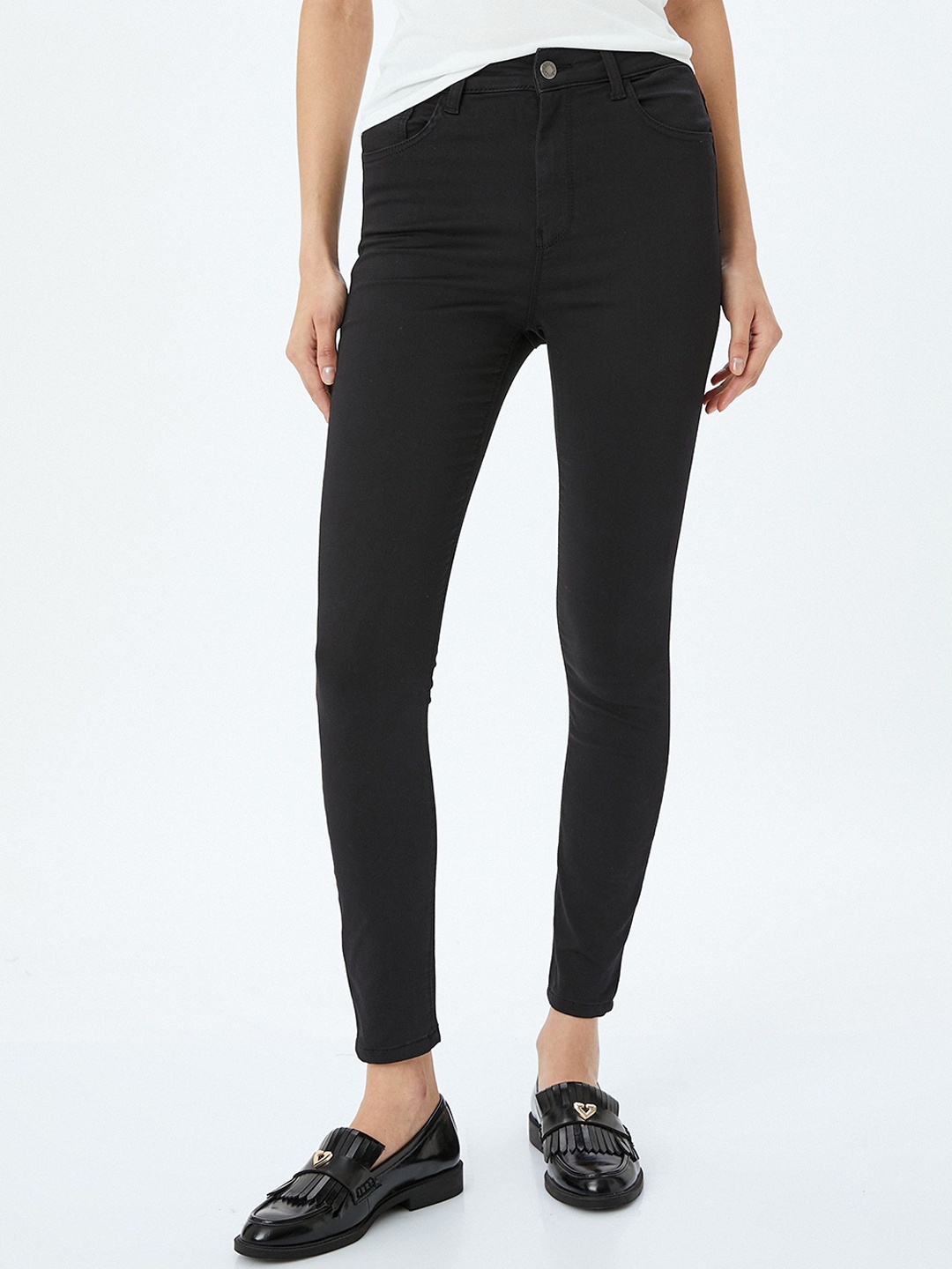 

Koton Women Regular Fit Mid-Rise Cropped Trousers, Black