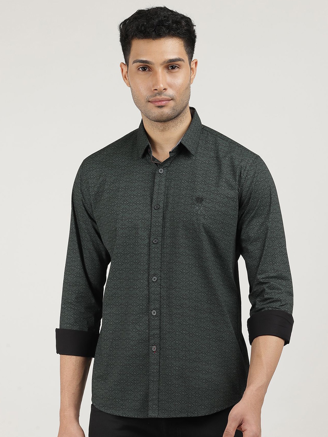 

DRAGON HILL Men Classic Slim Fit Opaque Printed Casual Shirt, Navy blue
