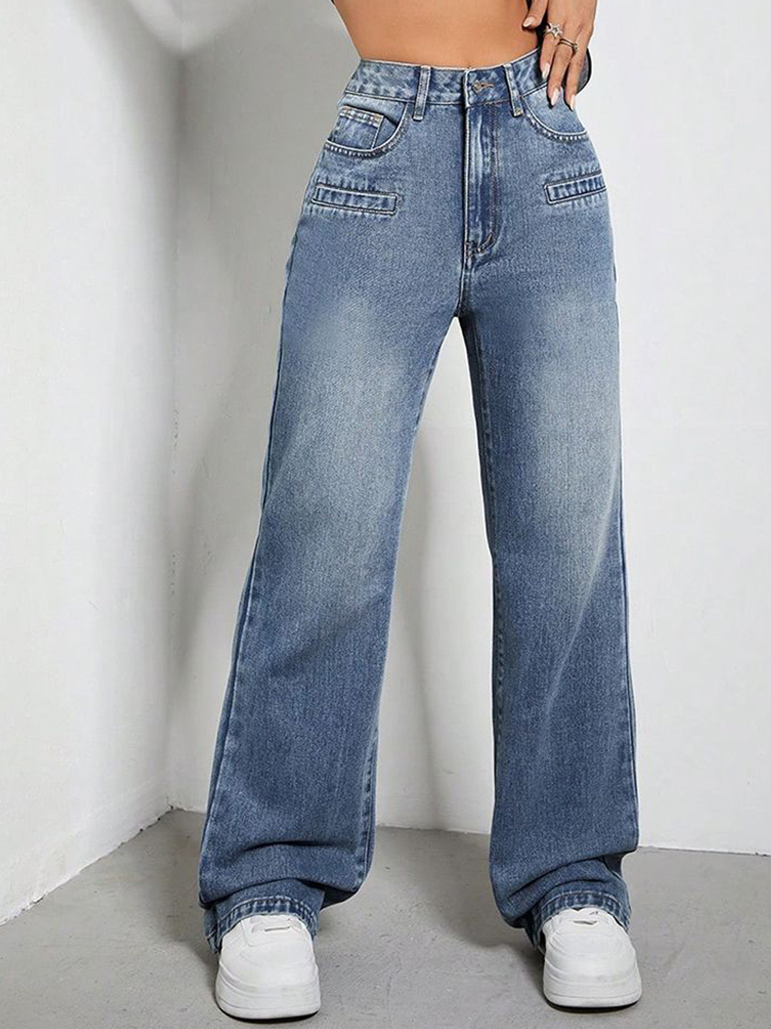 

StyleCast Women Straight Fit Light Fade Jeans, Blue