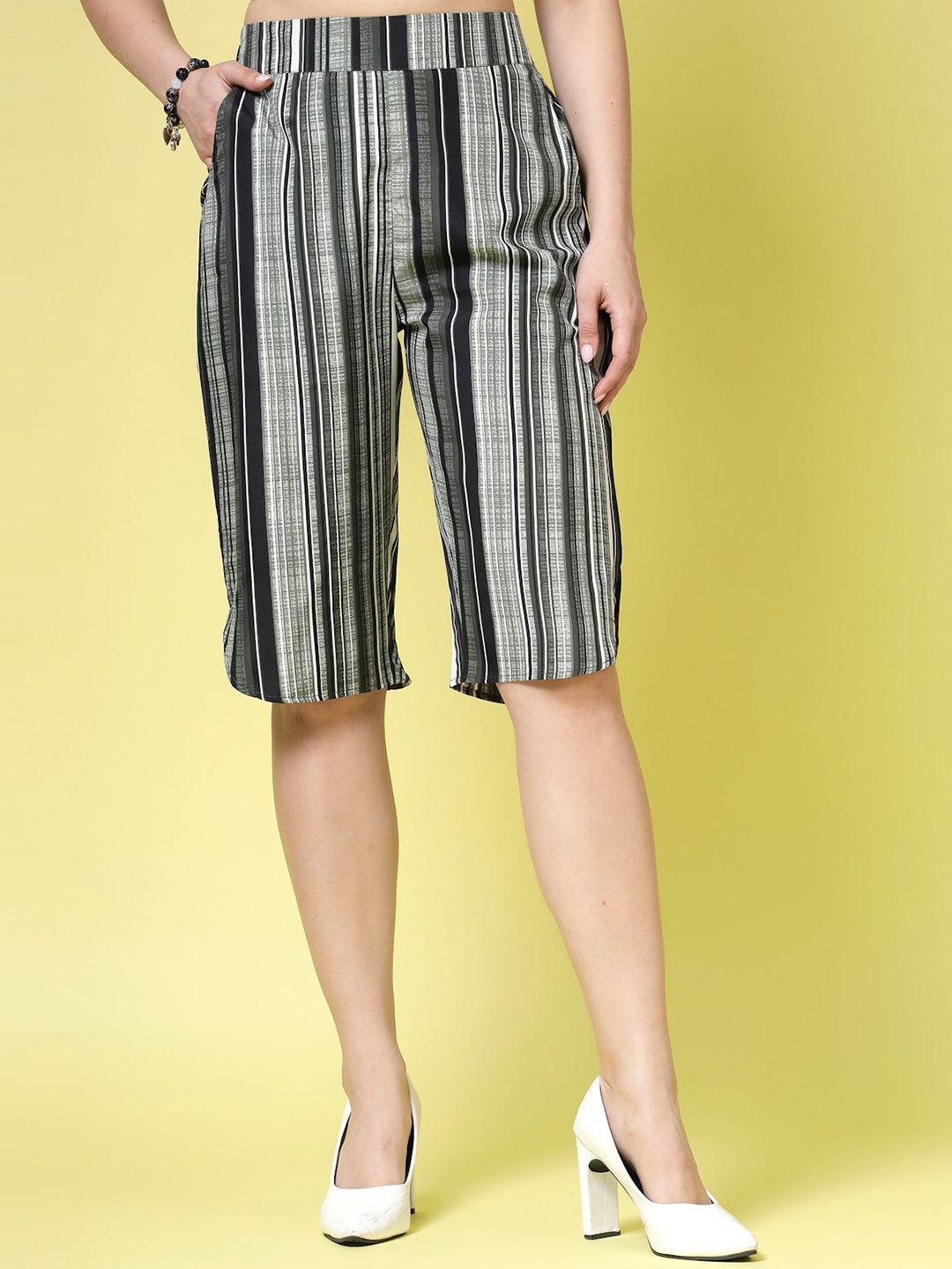 

BEING NAUGHTY Women Striped Culottes Trousers, Green