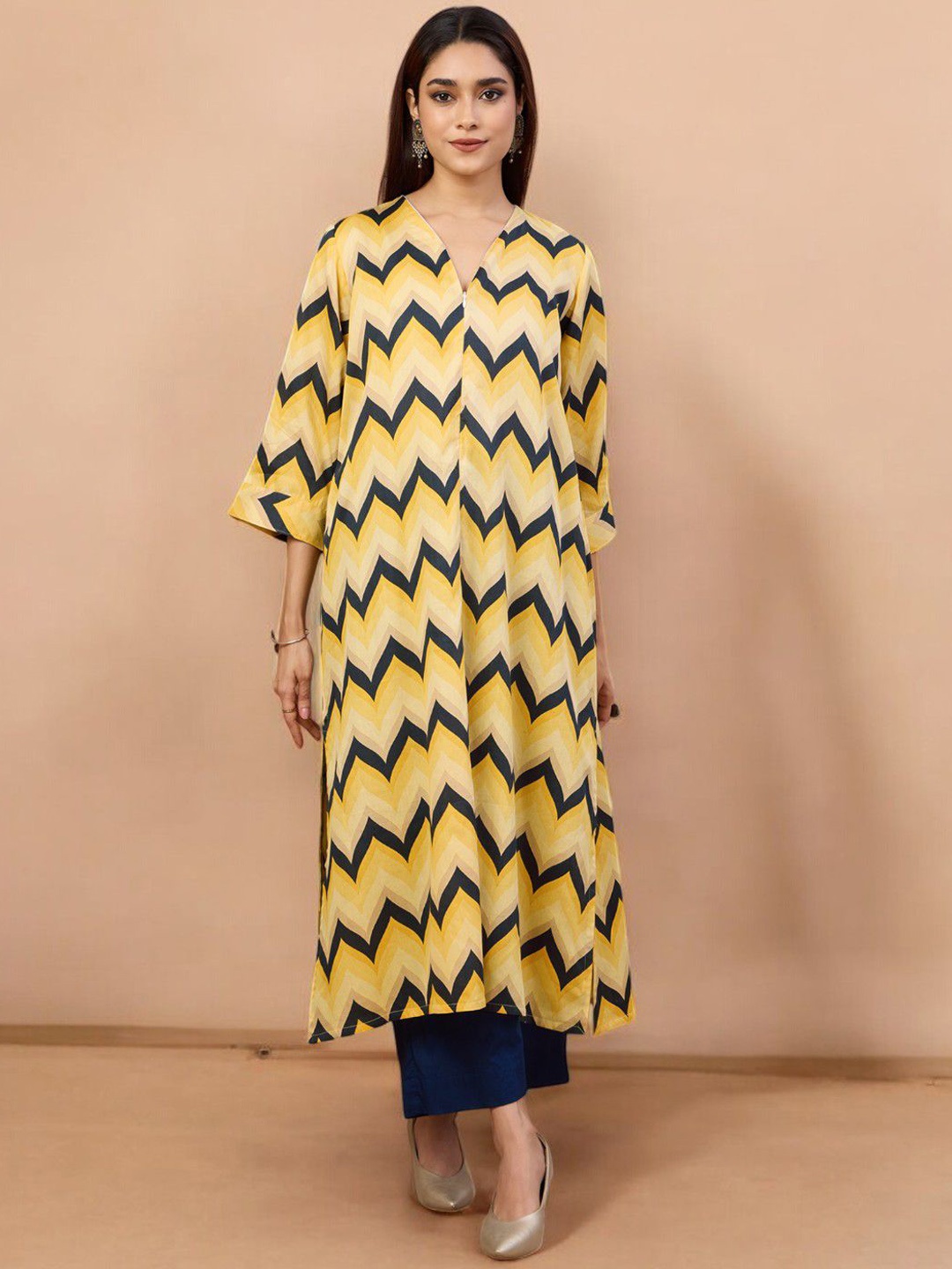 

Maati Crafts Women Chevron Dyed Satin Kurta, Yellow