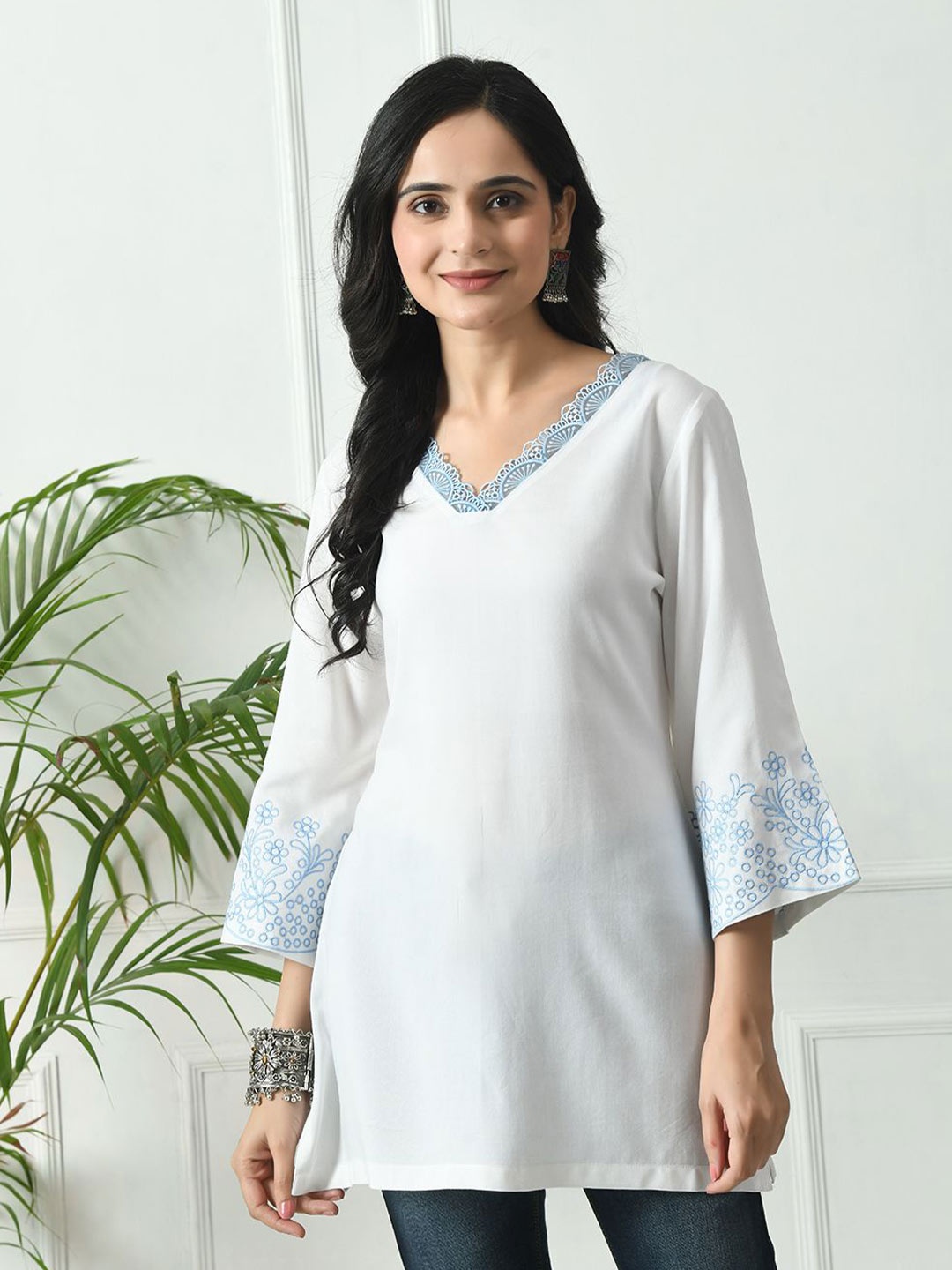 

MEESAN Embroidered Tunic, White