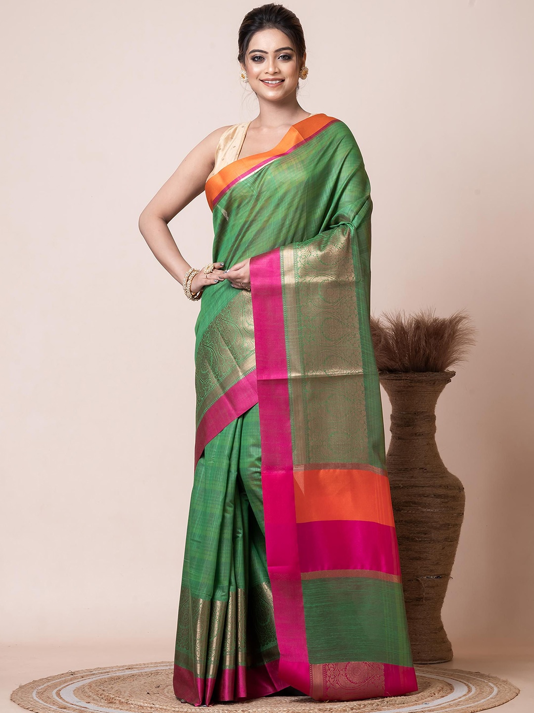 

VIBHAVARI Woven Design Zari Festive Saree, Green