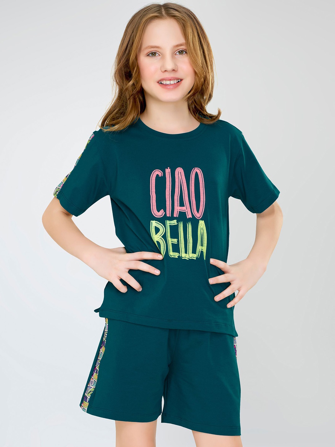 

Zeyo Girls Printed T-shirt with Shorts, Green