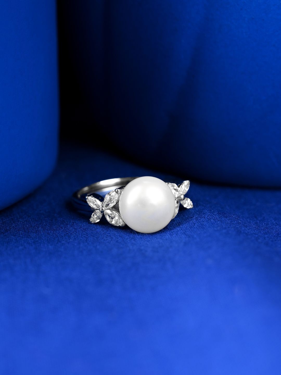 

Clara 925 Sterling Silver Pearl Studded Adjustable Finger Ring