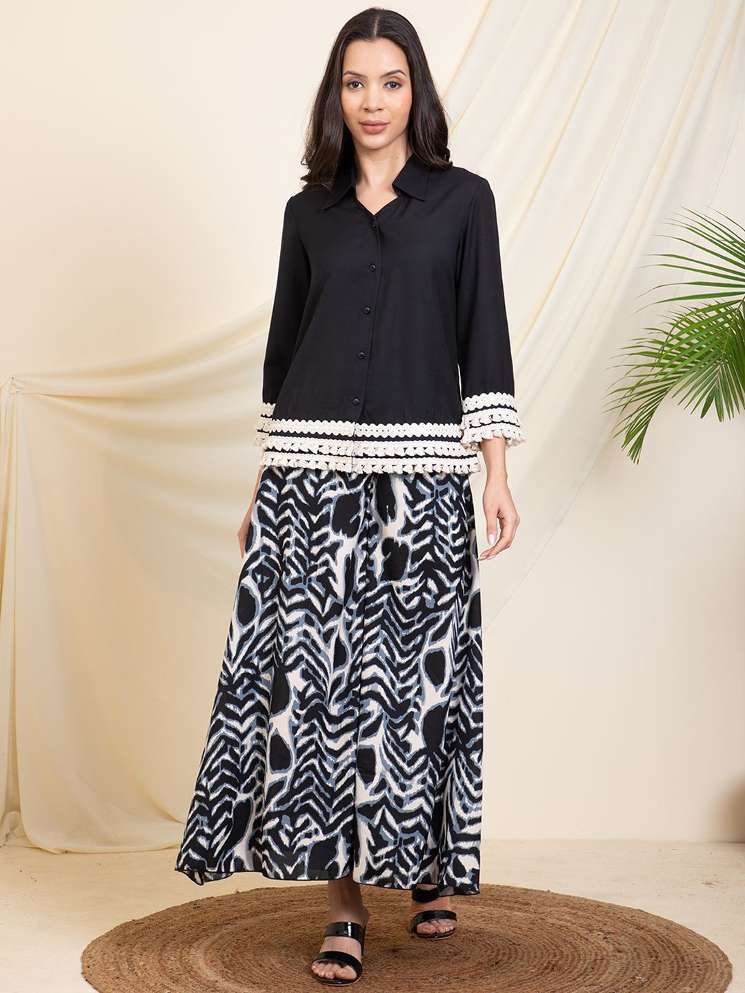 

DEEBACO Shirt With Printed Sharara Co-Ords, Black
