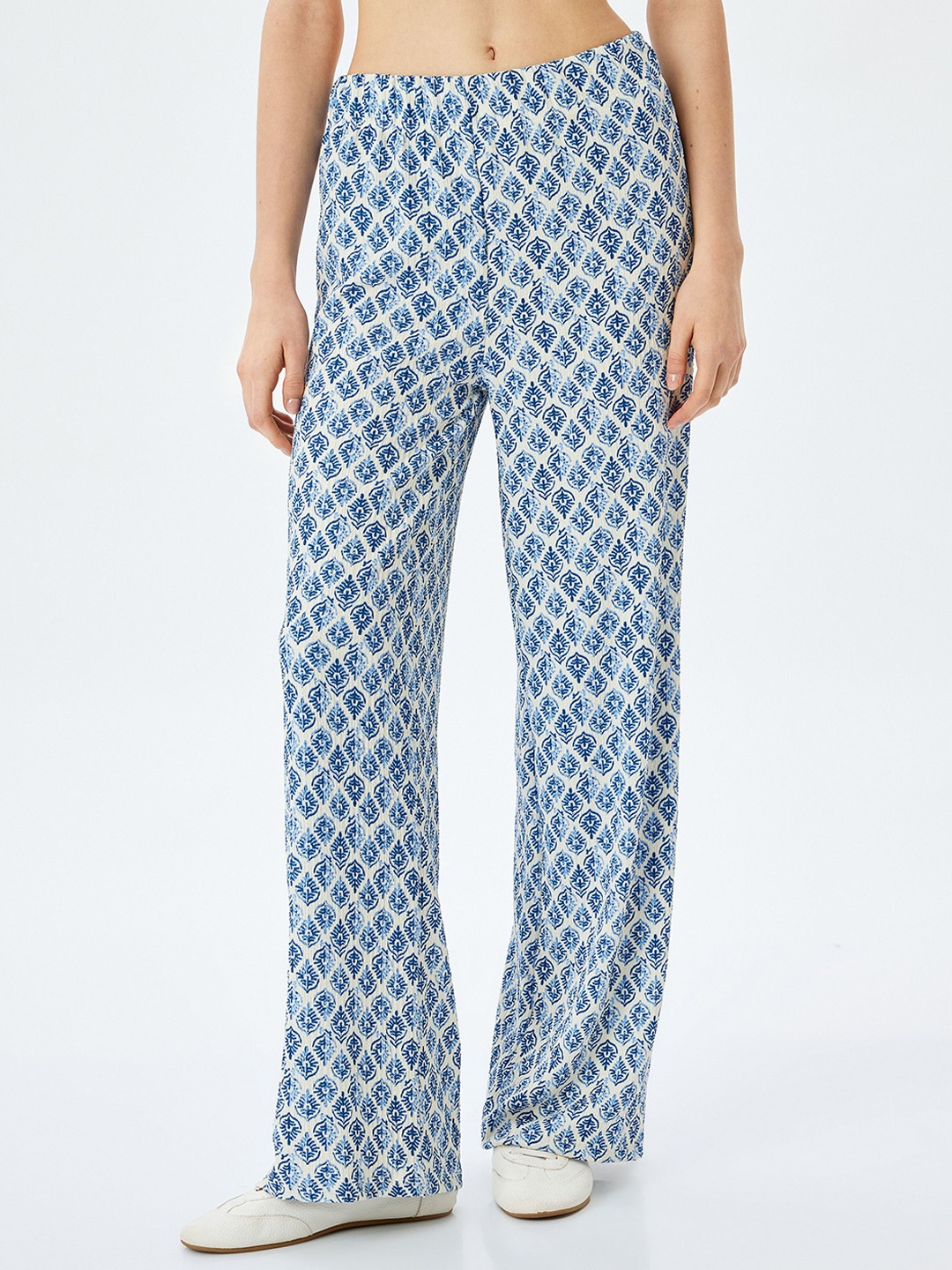 

Koton Women Printed Regular Fit Trousers, Off white
