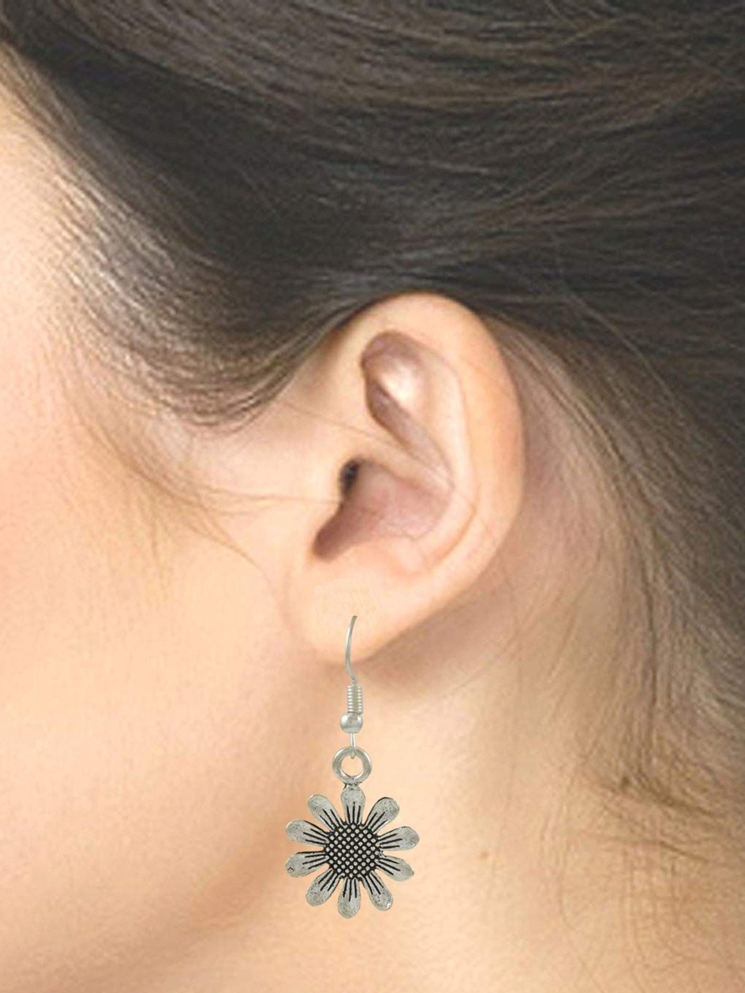 

HIGH TRENDZ Contemporary Hoop Earrings, Silver