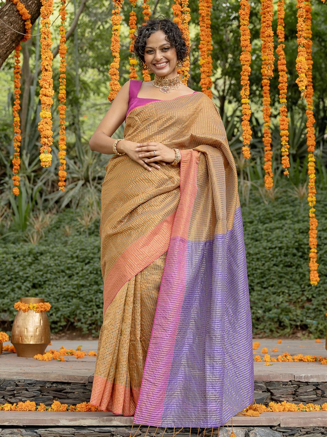 

Suta Checked Zari Ready to Wear Saree, Beige