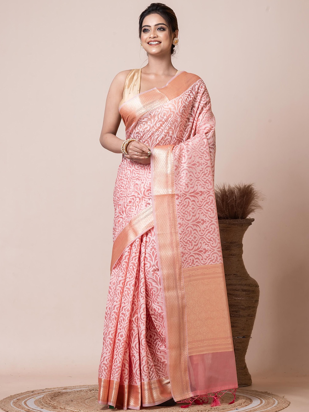 

VIBHAVARI Ethnic Motifs Printed Zari Woven Design Saree, Pink