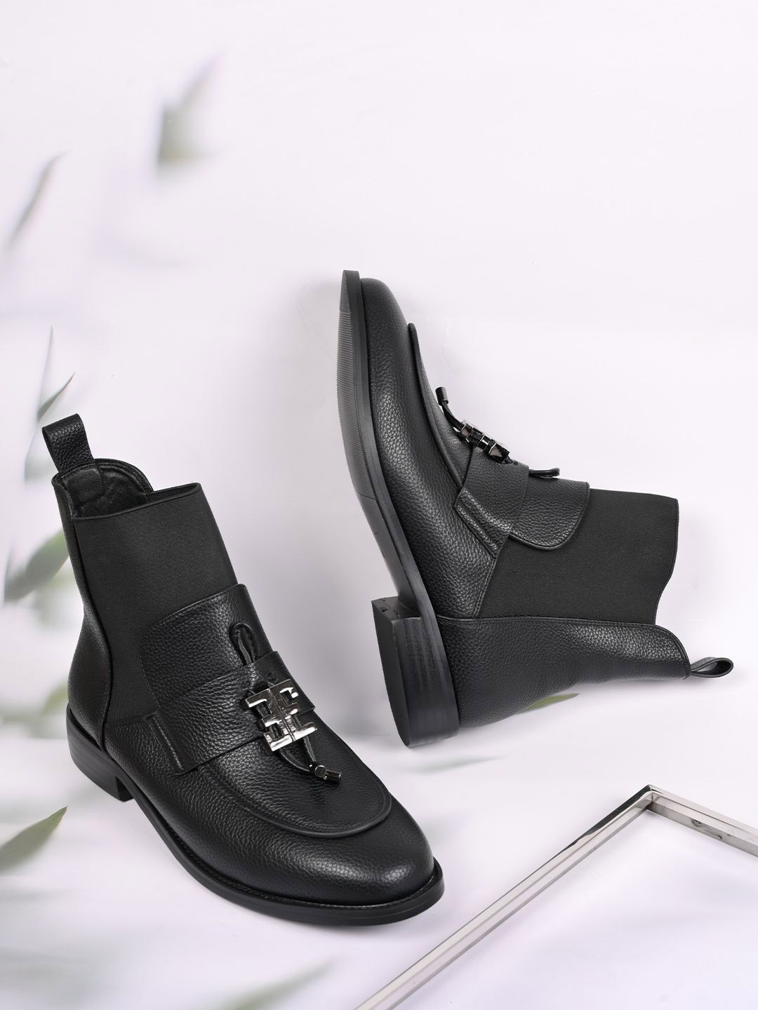 

Ronnie Grey Women Casual Block-Heeled Chelsea Boots, Black