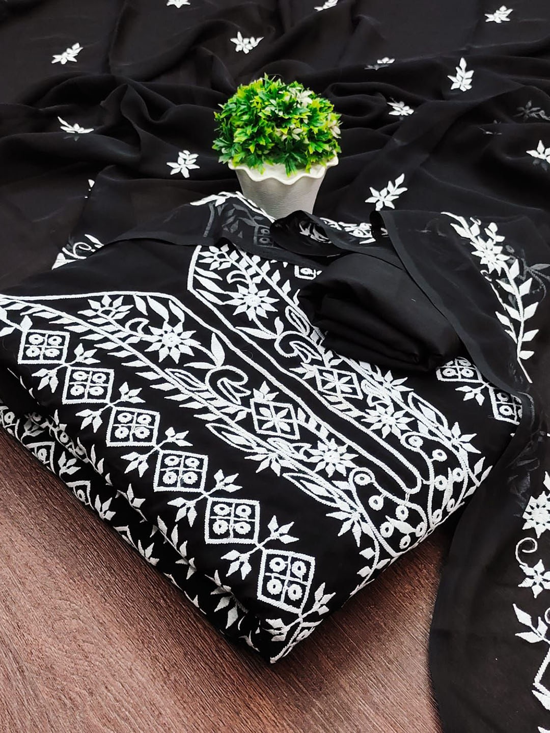 

mimi design Silk Georgette Unstitched Dress Material, Black