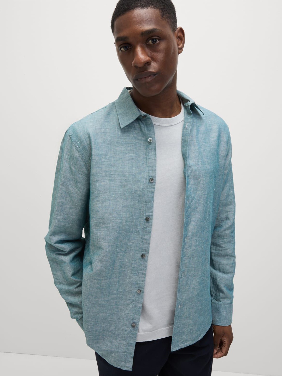 

Marks & Spencer Men Spread Collar Solid Linen Casual Shirt, Blue
