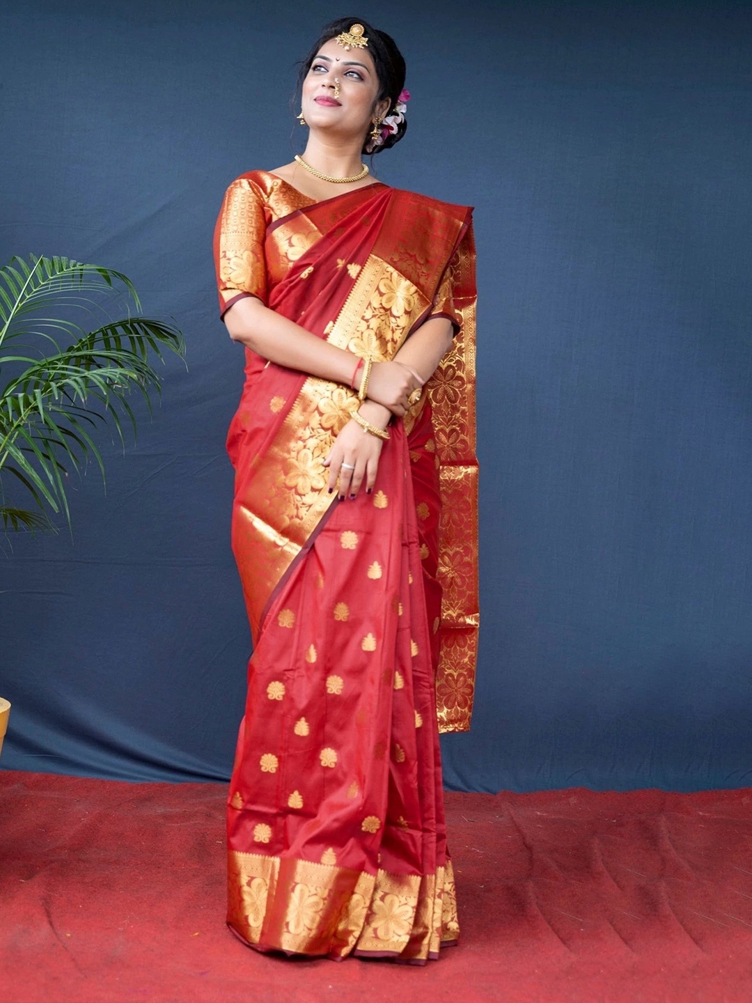 

SHRIMAY Woven Design Zari Banarasi Saree, Red