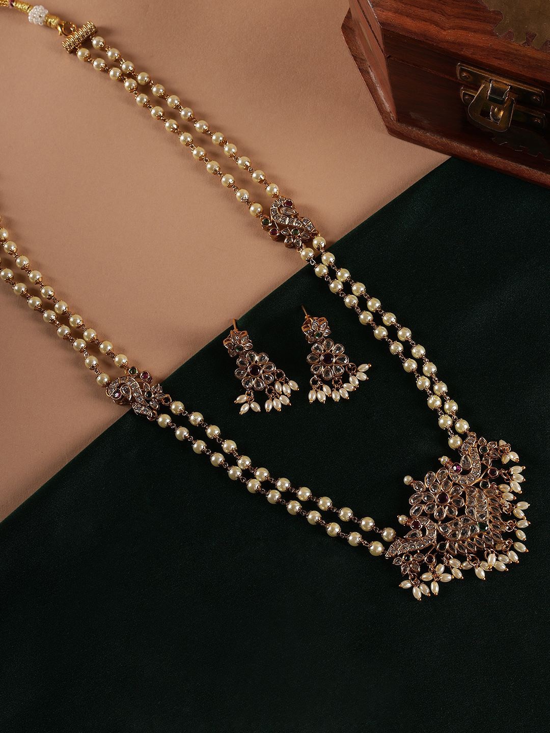 

Kattam Gold-Plated Stone-Studded & Beaded Jewellery Set