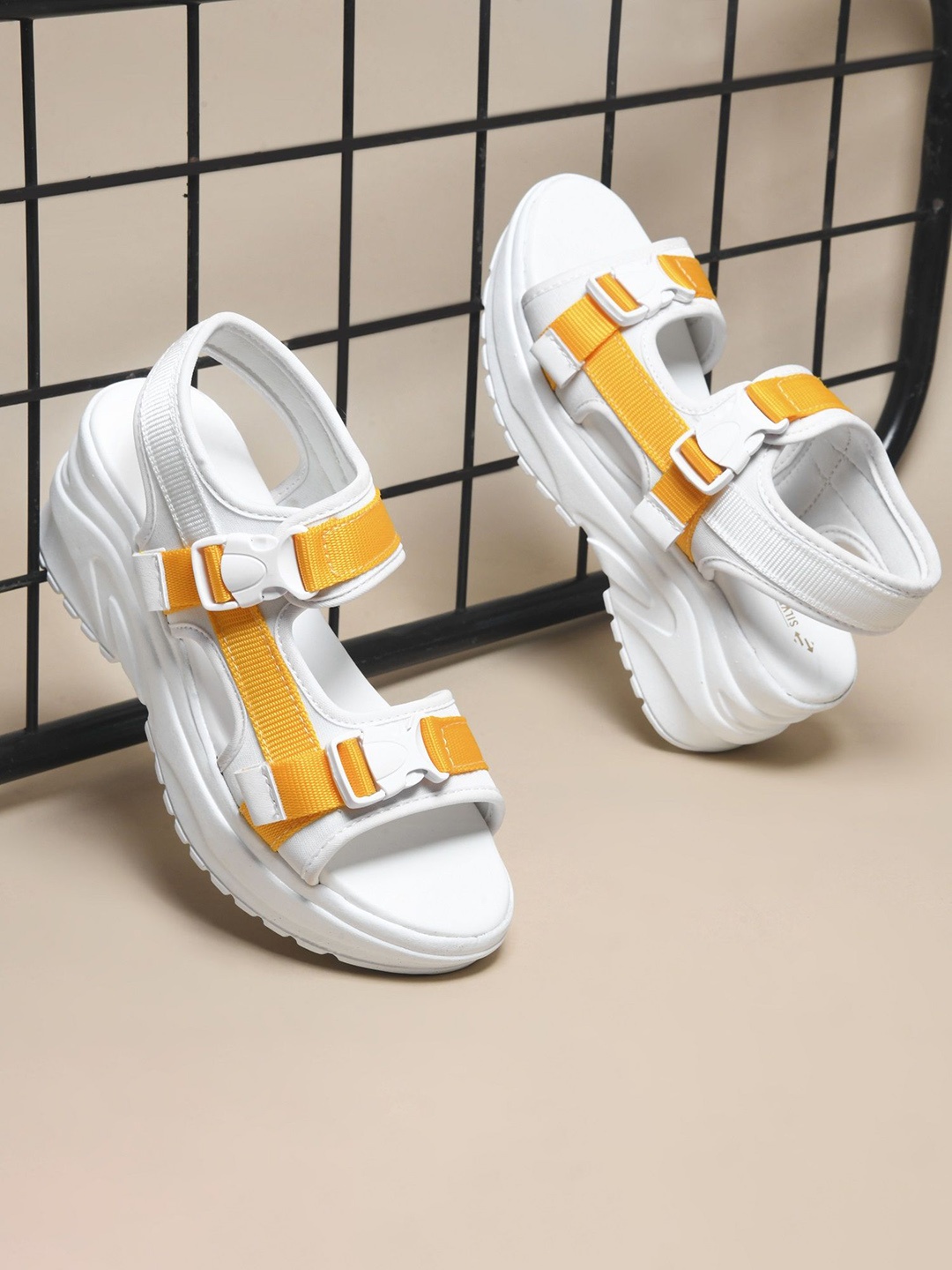 

Try Me Women Casual Sports Sandal, Yellow