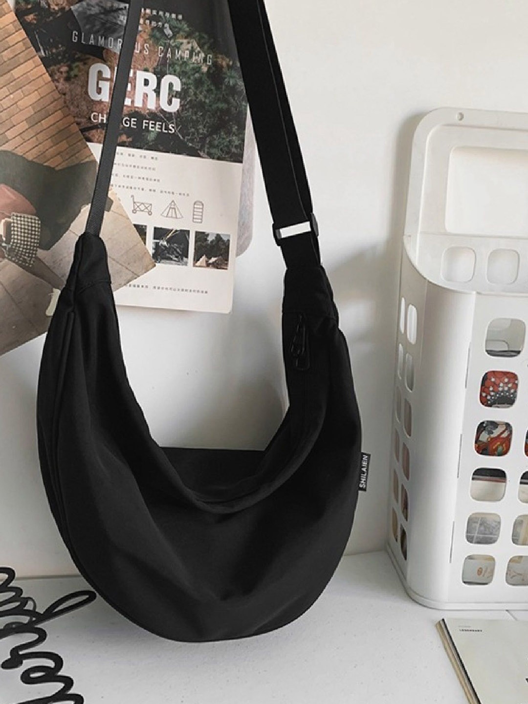 

StyleCast Black Solid Stylish Cross Body Bag