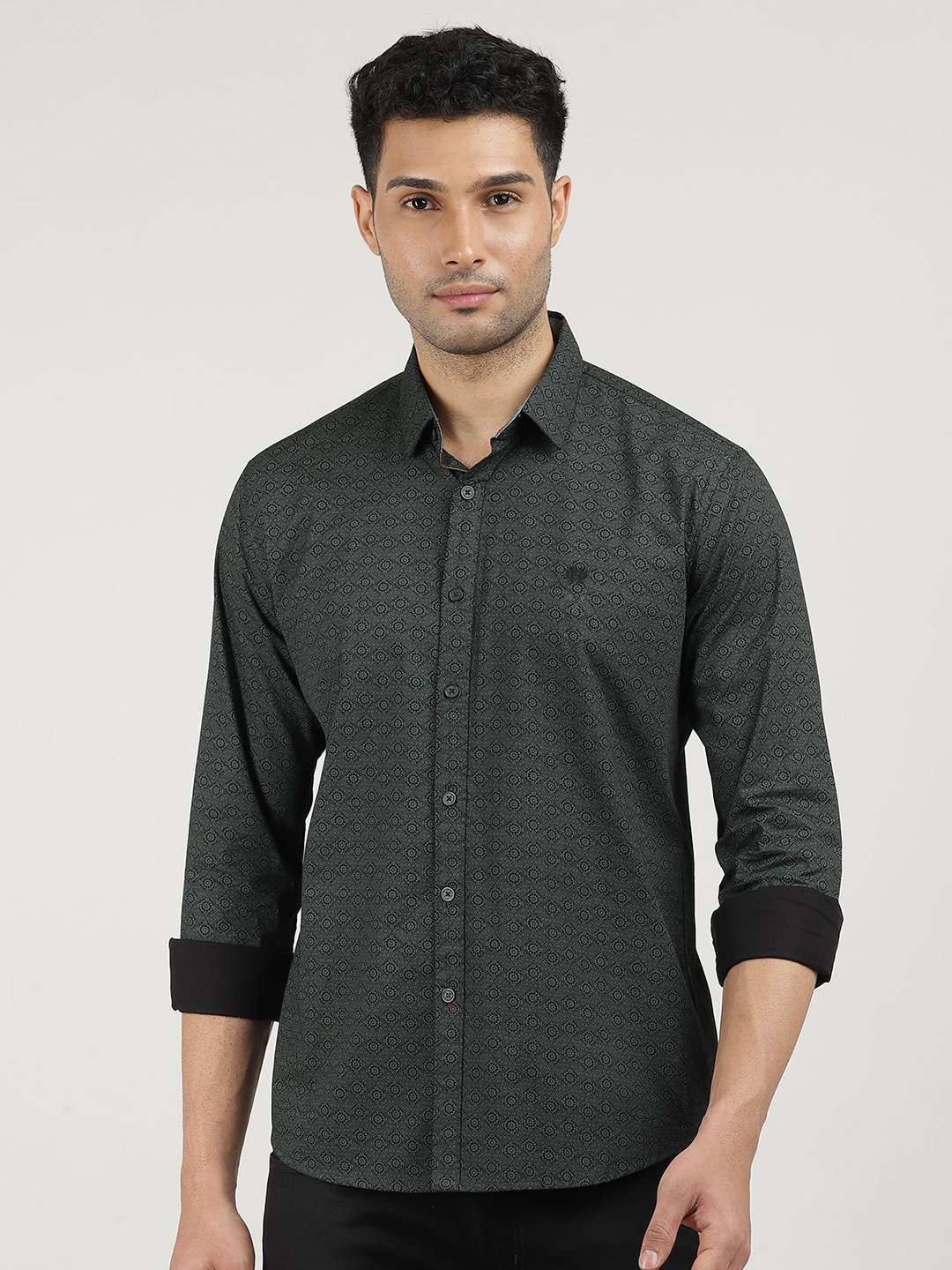

DRAGON HILL Men Classic Slim Fit Opaque Printed Casual Shirt, Navy blue