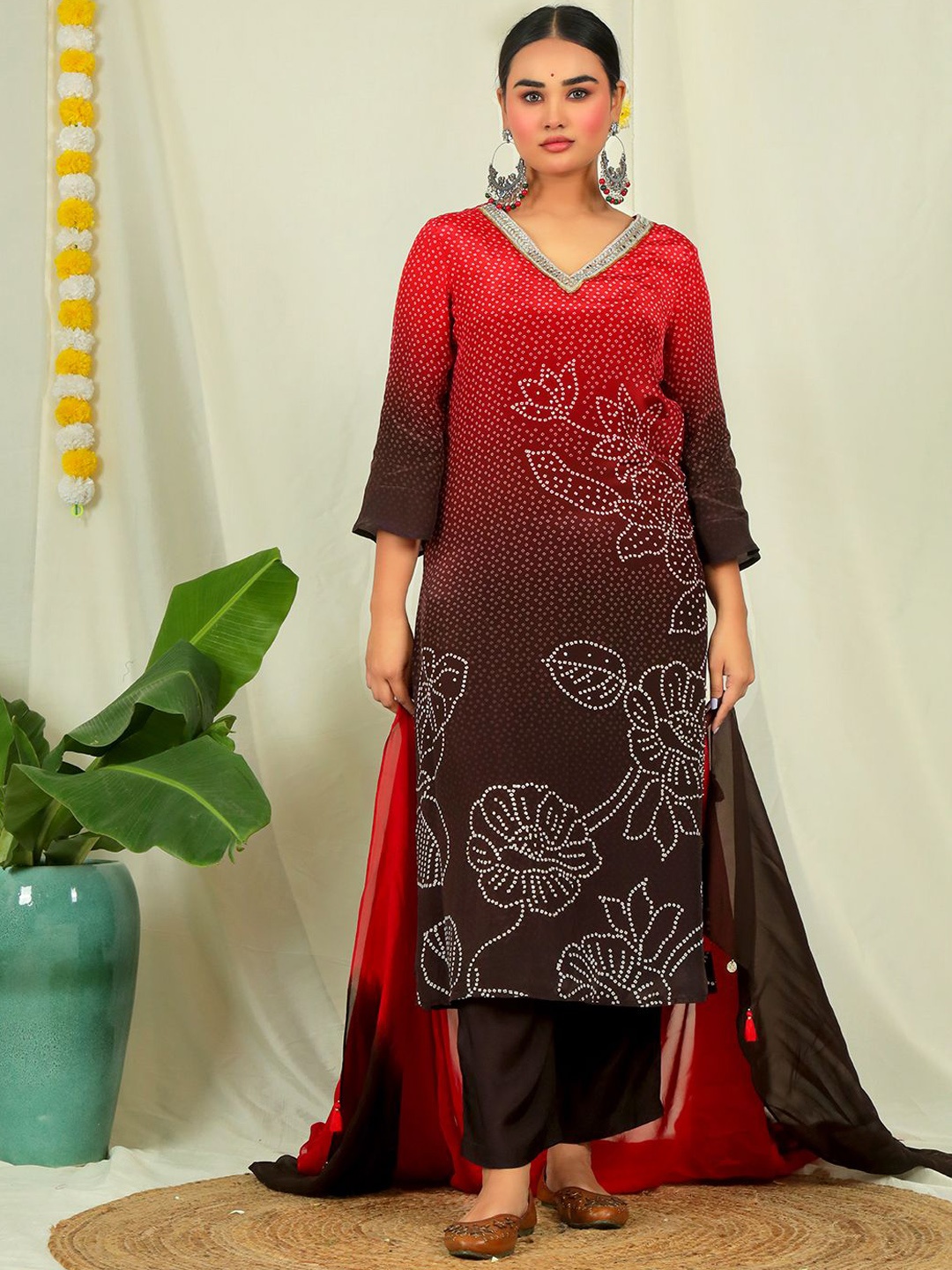 

EARTH O FAB Women Printed Silk Crepe Kurti with Salwar & With Dupatta, Red