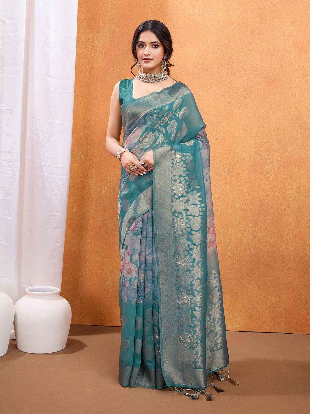 

Rekha Maniyar Woven Design Aari Work Brocade Heavy Work Banarasi Saree, Teal