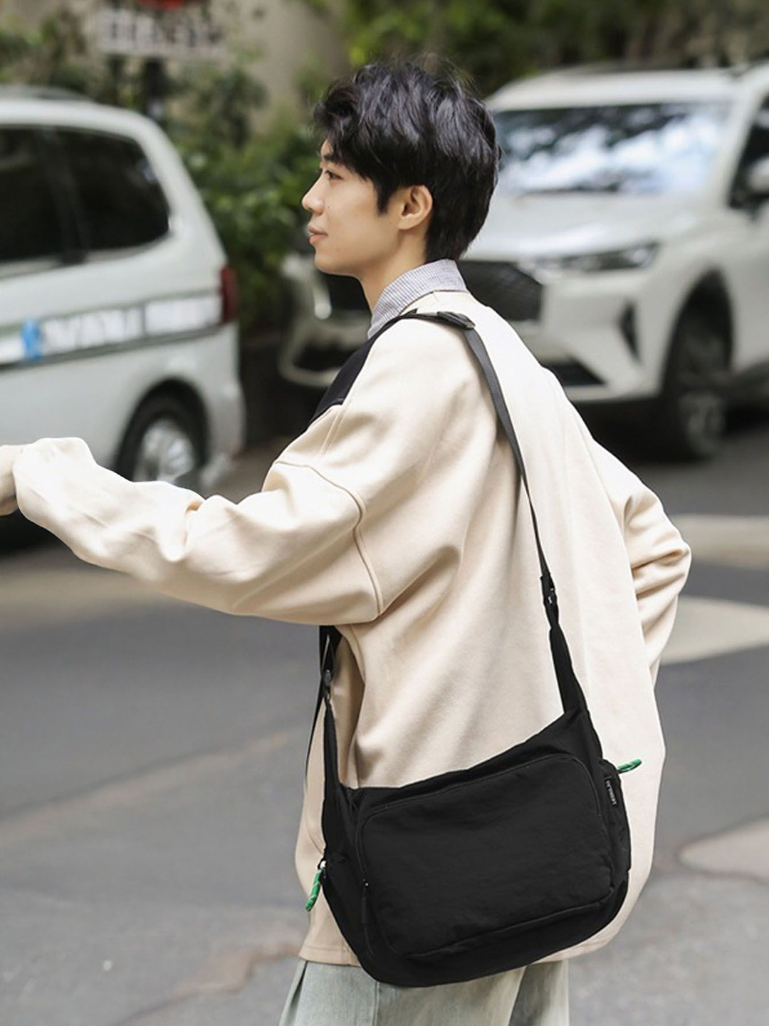 

StyleCast Black Messenger Bag