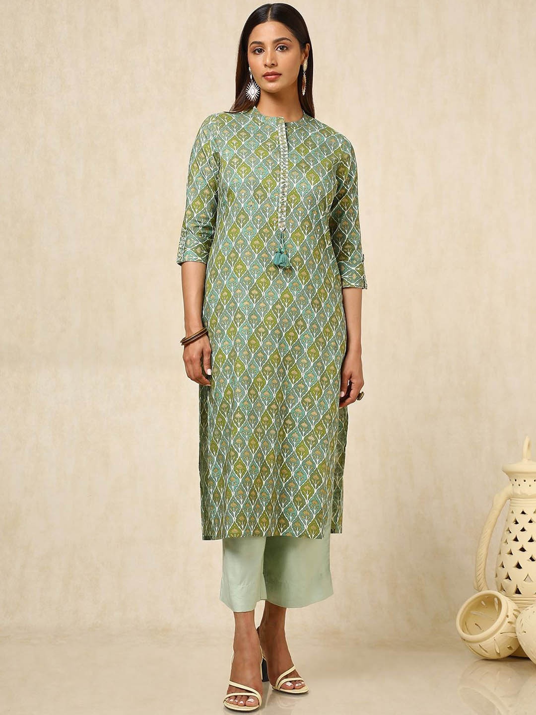 

Soch Women Floral Printed Mirror Work Kurta, Green