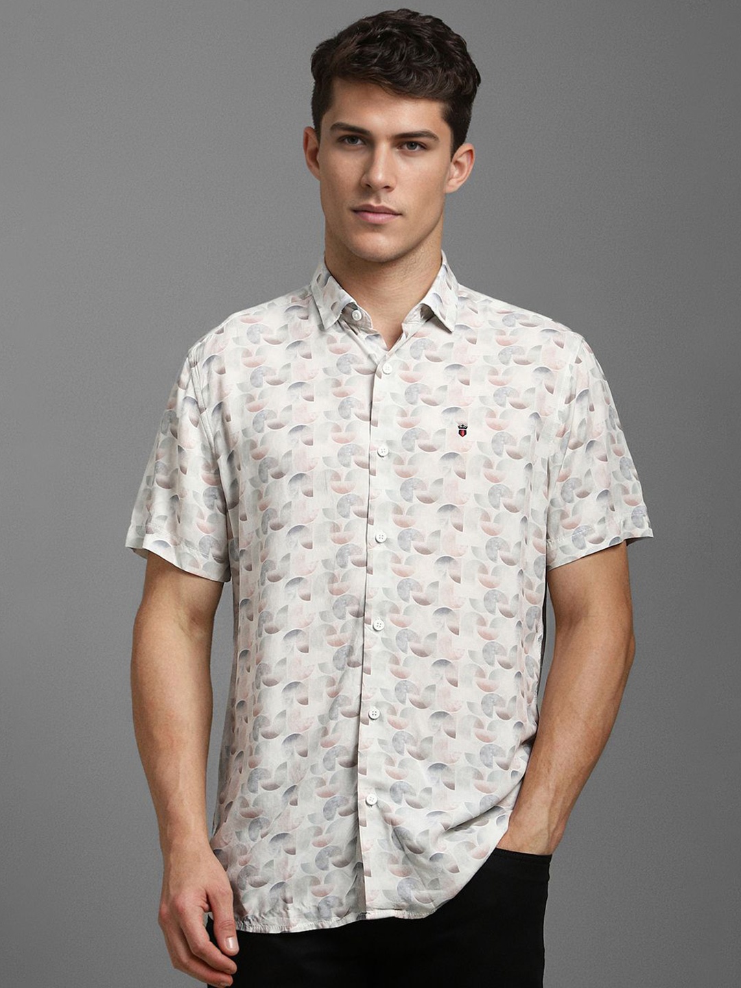 

Louis Philippe Jeans Men Spread Collar Abstract Printed Slim Fit Casual Shirt, White