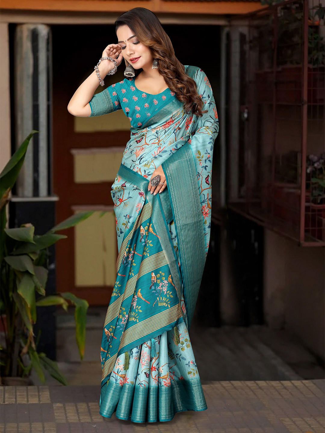 

J 6 DESIGNER Floral Printed Saree, Green