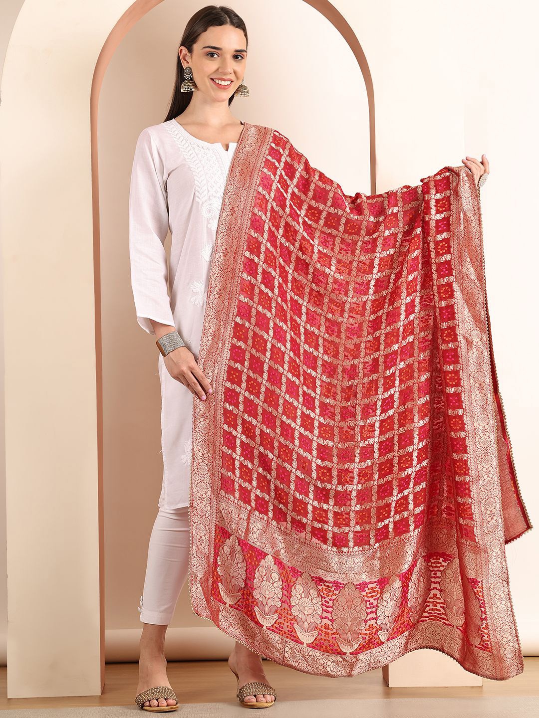 

SOUNDARYA Woven Design Bandhani Dupatta, Red