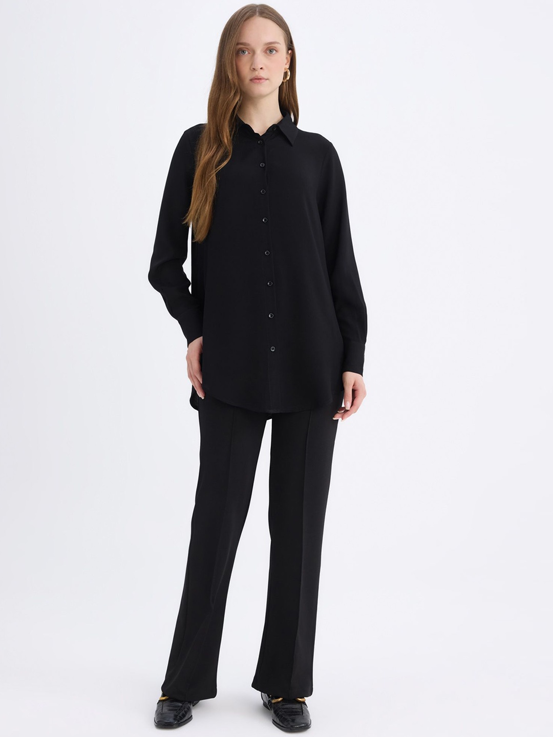 

DeFacto Women Regular Fit Mid-Rise Trousers, Black