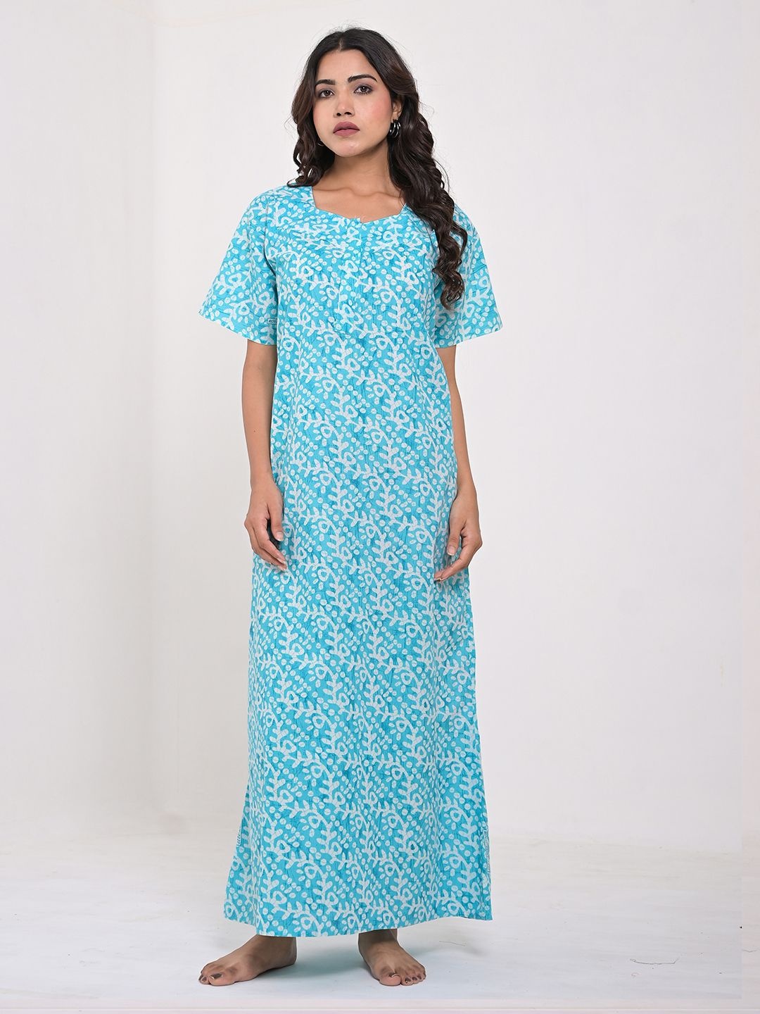 

Apratim Women Printed Pure Cotton Maxi Nightdress, Blue