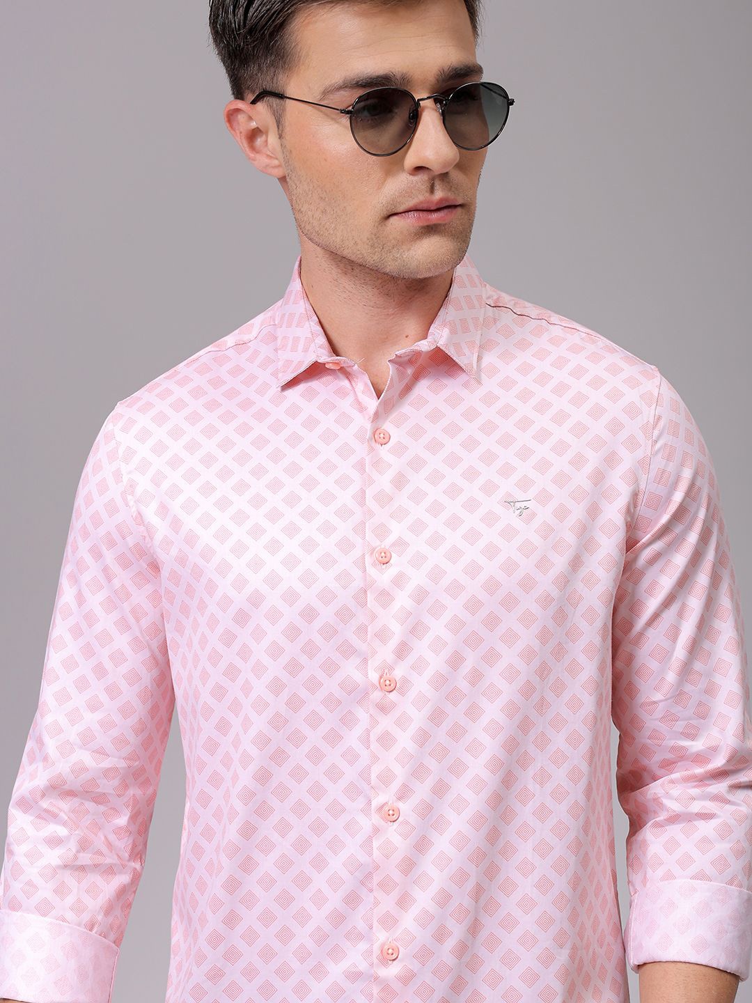 

The Indian Garage Co Men Spread Collar Geometric Printed Cotton Slim Fit Formal Shirt, Pink