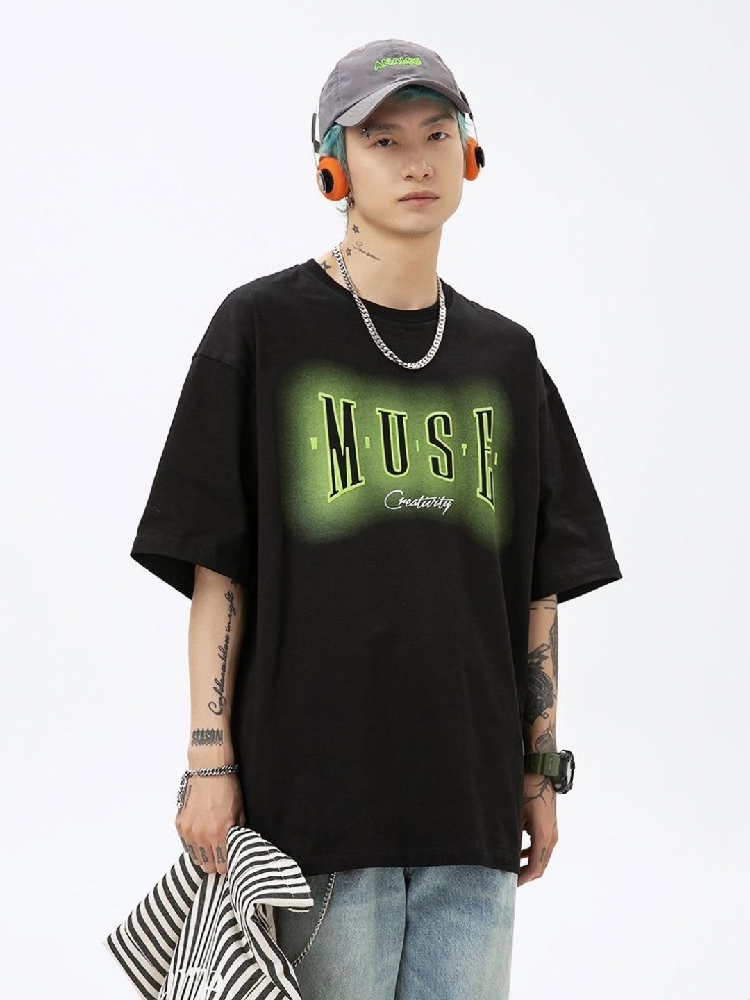 

HERE&NOW Men Printed V-Neck T-shirt, Green