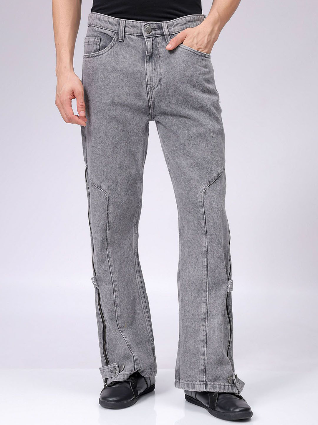 

The Indian Garage Co Men Bootcut Loose Fit Convertible Jeans, Grey