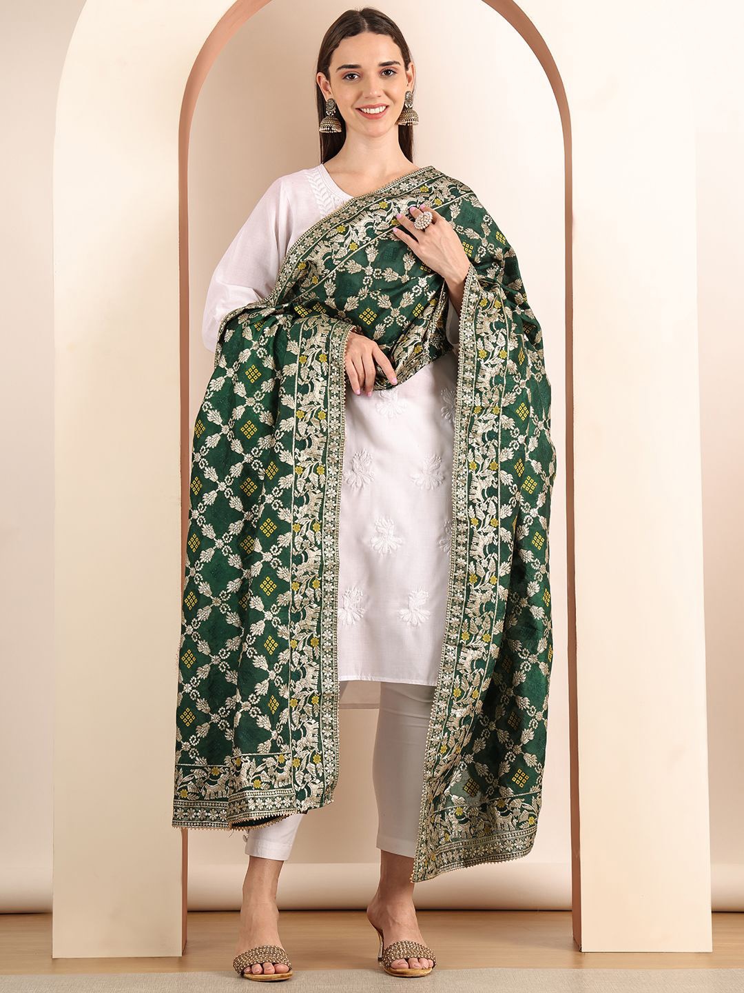 

SOUNDARYA Woven Design Bandhani Dupatta, Green