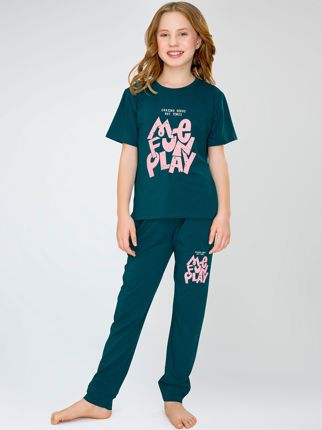 

Zeyo Girls Printed Round Neck Night Suit, Green
