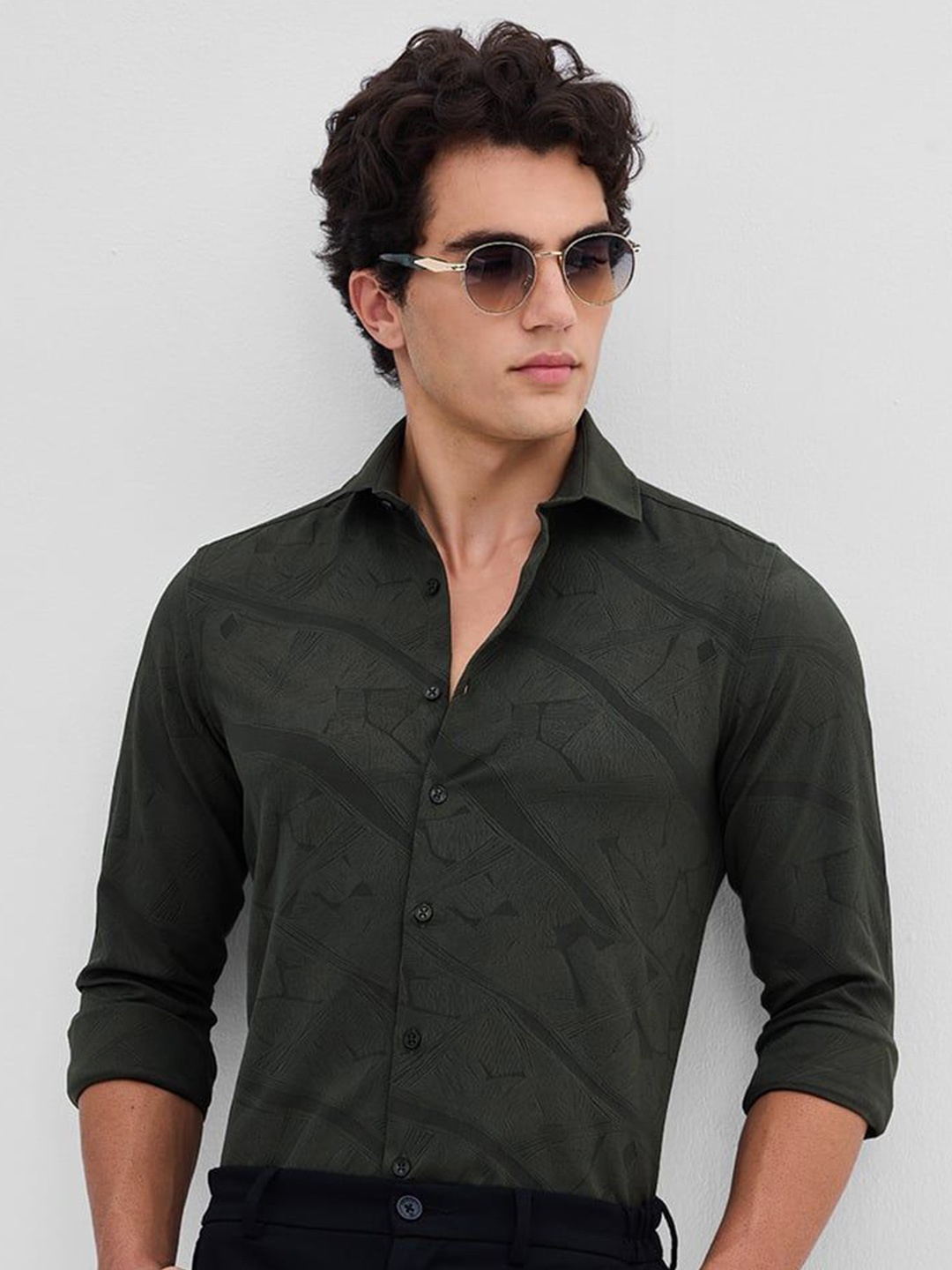 

Snitch Men Smart Spread Collar Textured Slim Fit Formal Shirt, Green