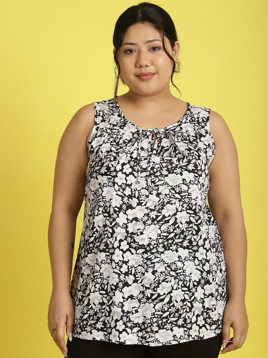 

theRebelinme Floral Print Top, Black