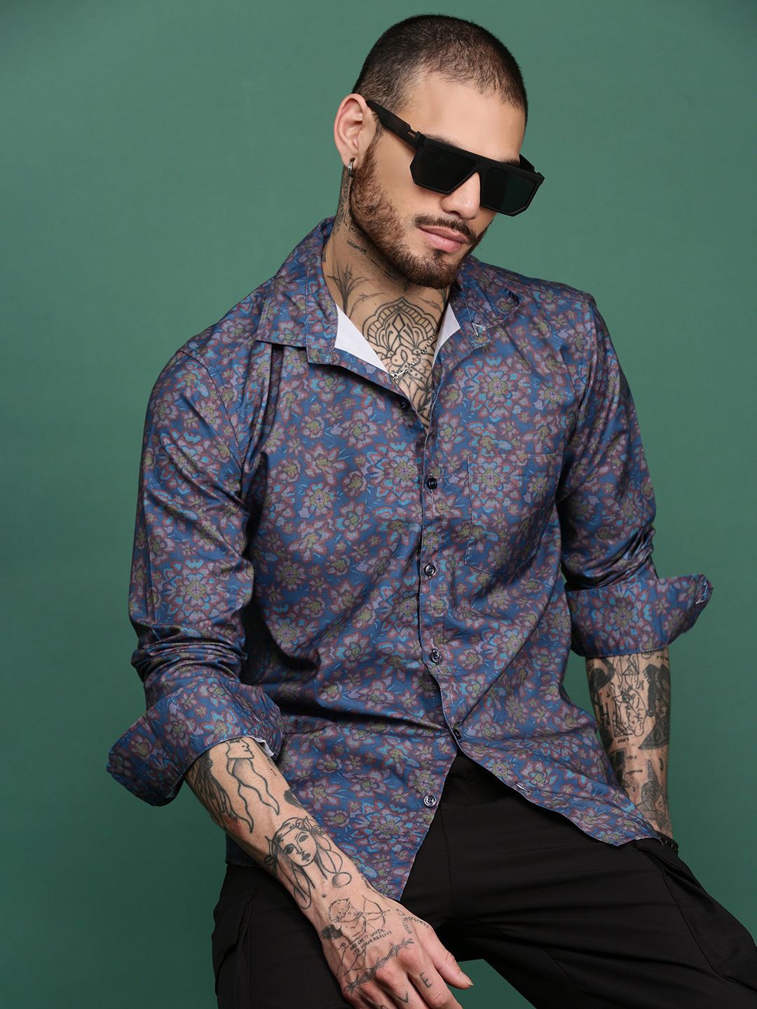 

Sangria Floral Printed Full Sleeved Causal Shirt, Blue