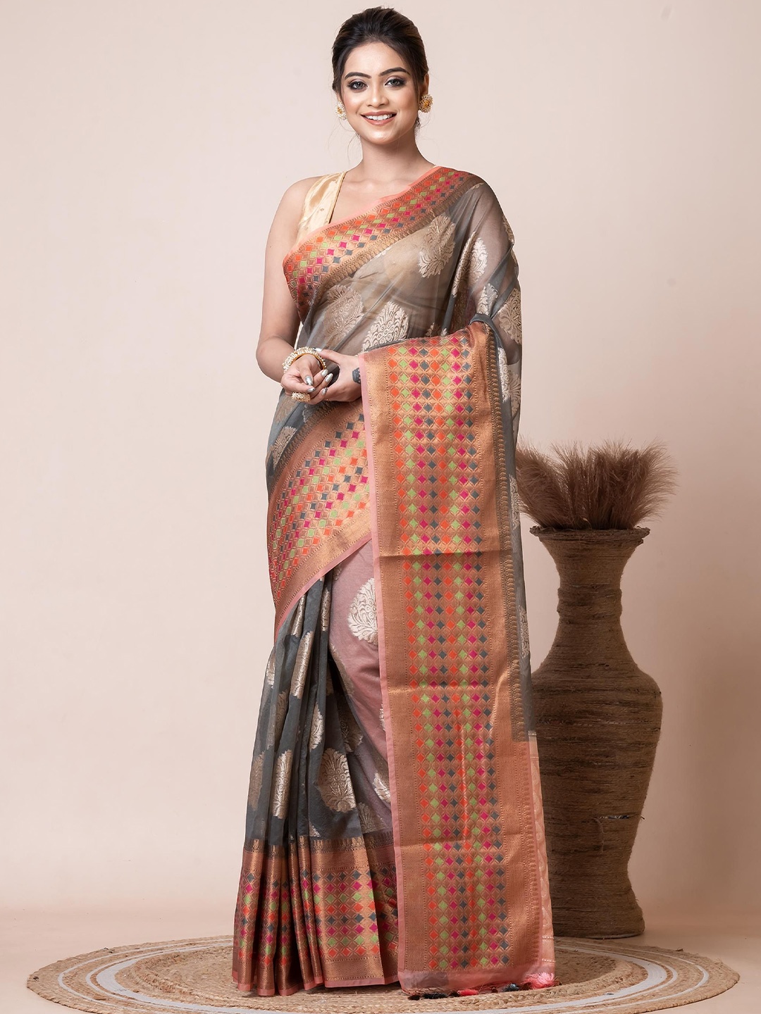 

VIBHAVARI Woven Design Zari Saree, Grey