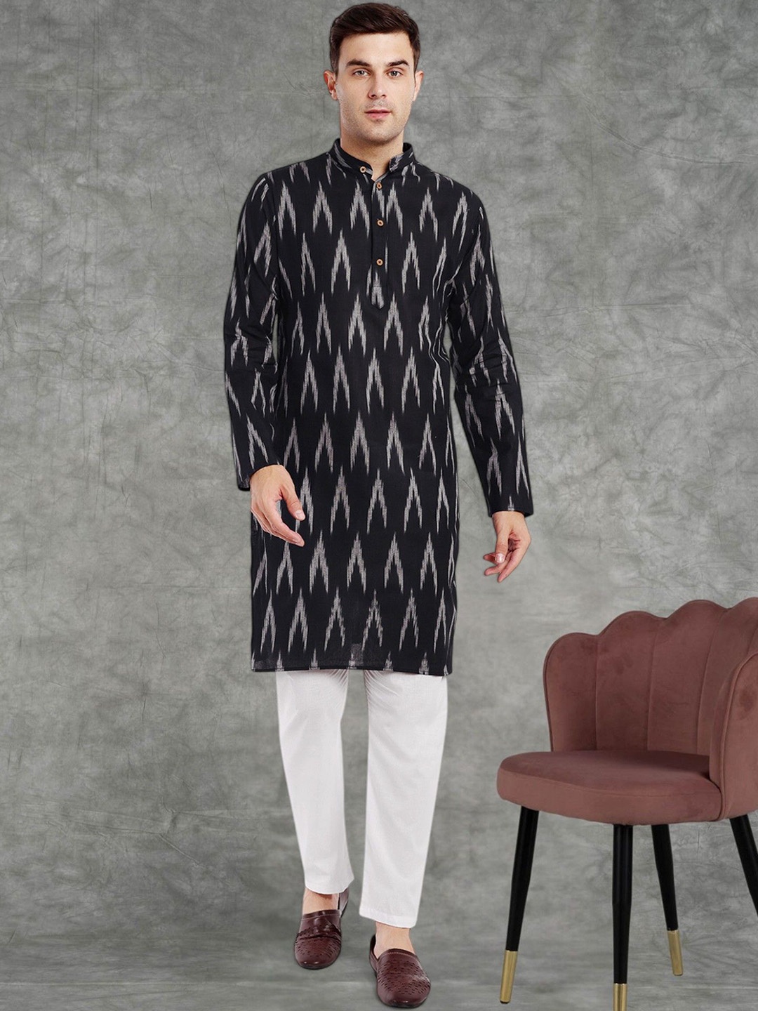 

SKAVIJ Men Printed Regular Pure Cotton Kurta with Pyjamas, Black