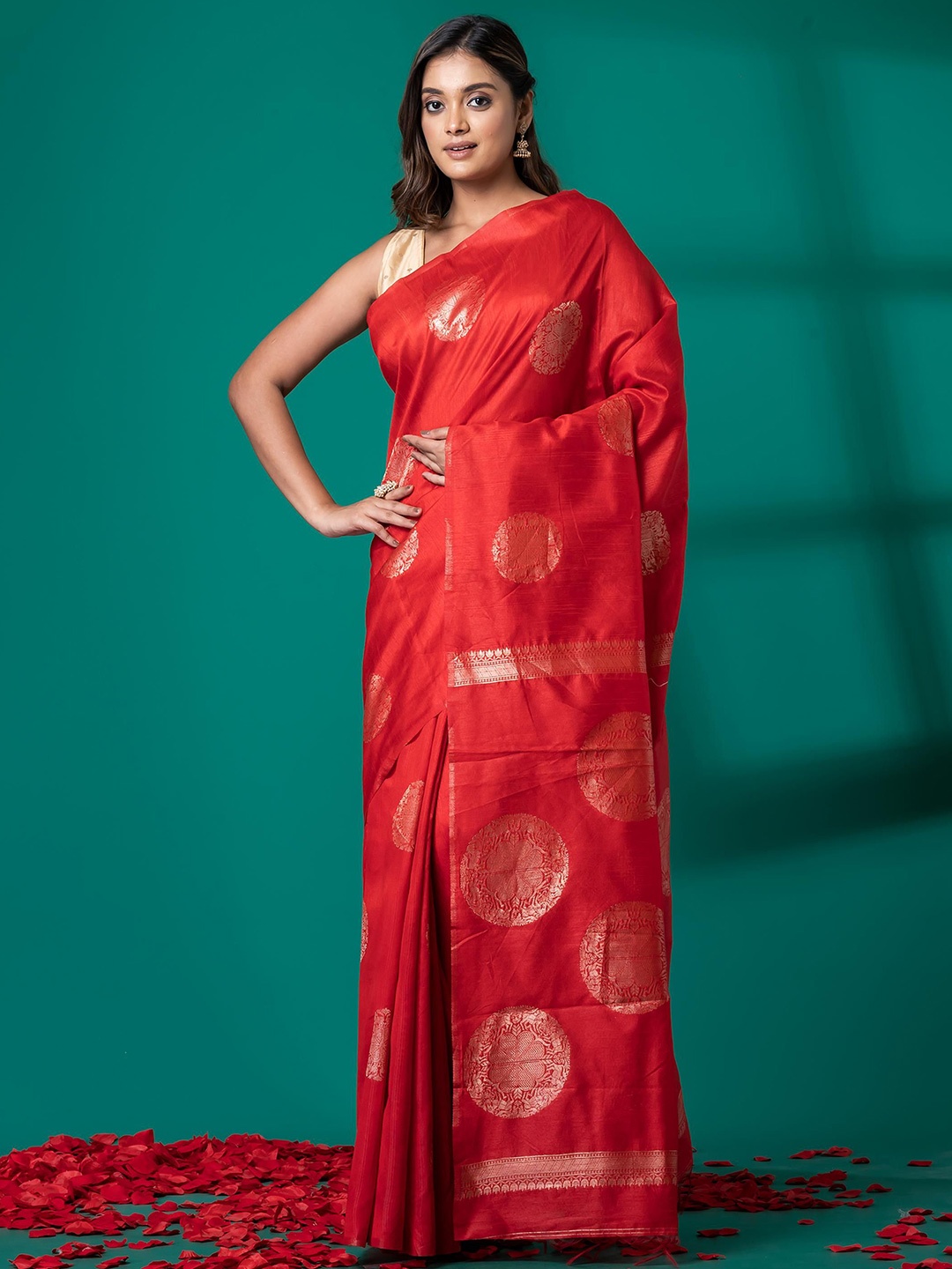 

VIBHAVARI Woven Design Zari Festive Saree, Red