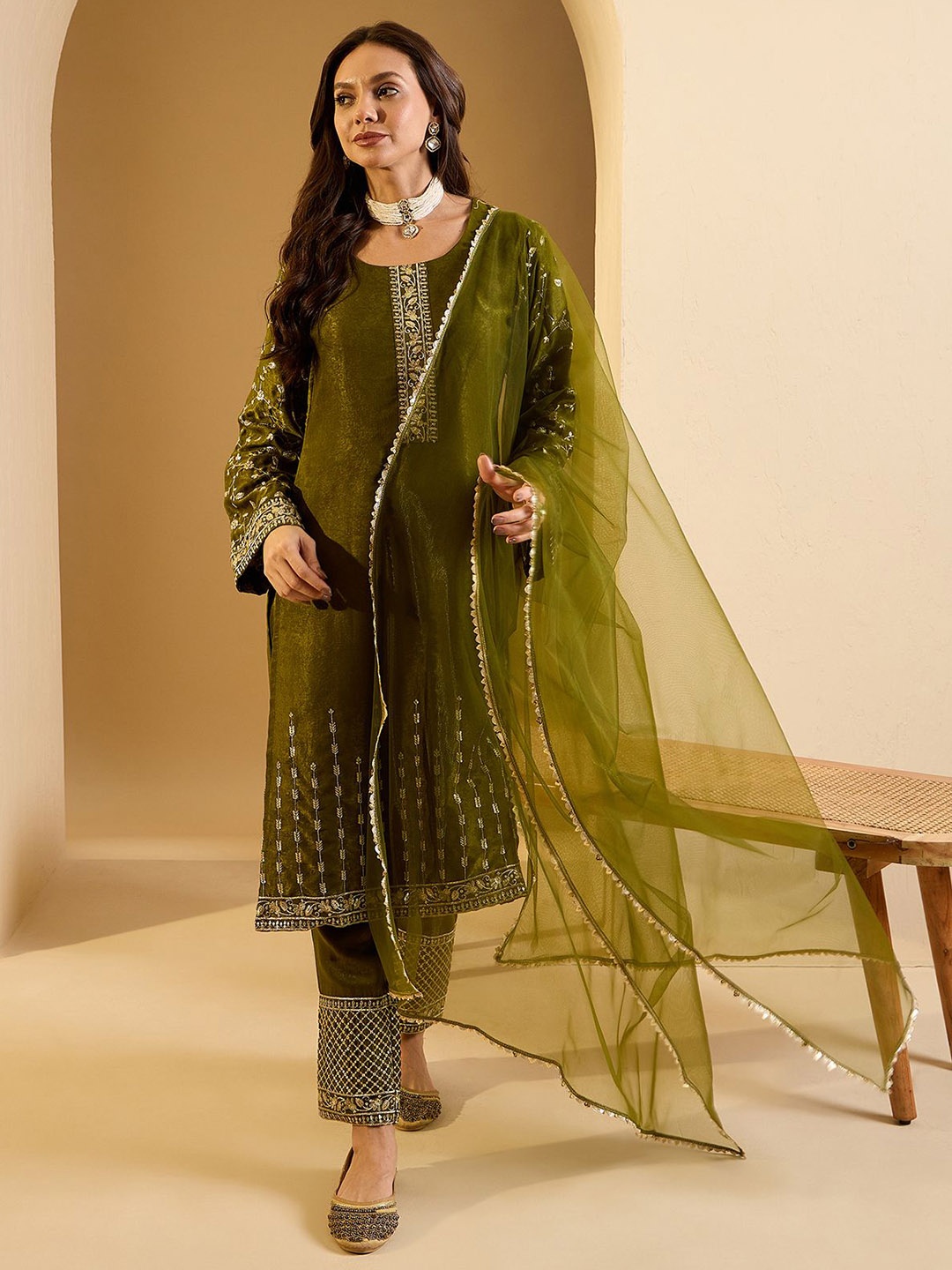 

Inddus Women Floral Embroidered Regular Sequinned Velvet Kurta with Trousers & With Dupatta, Green