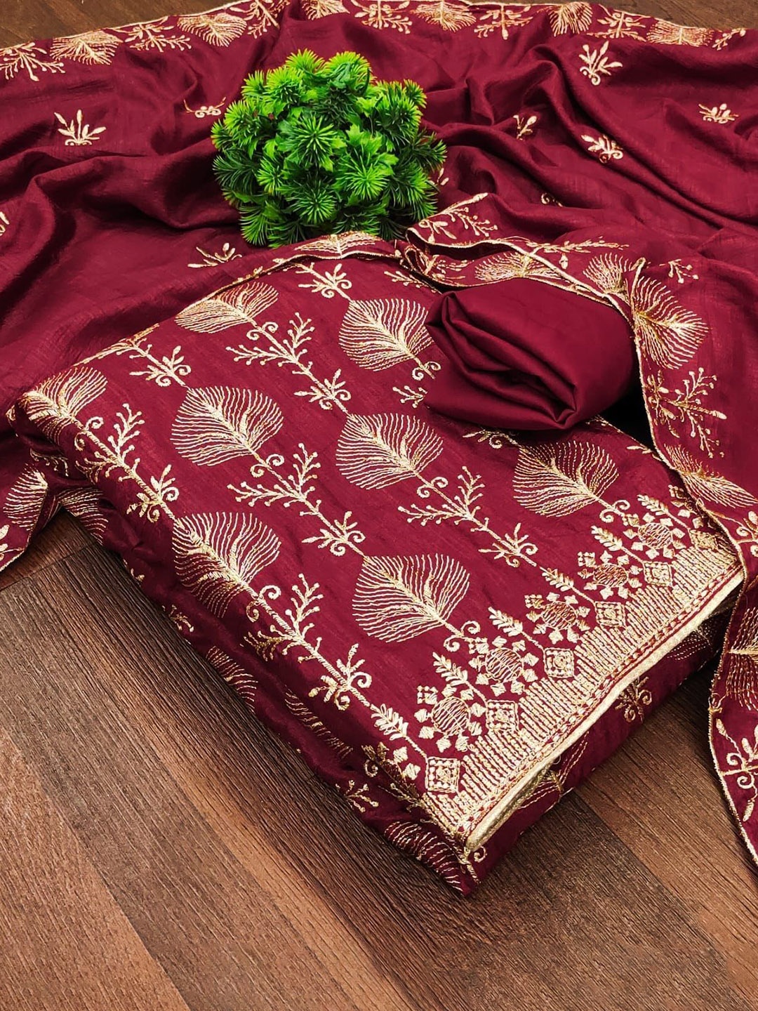 

mimi design Unstitched Dress Material, Red