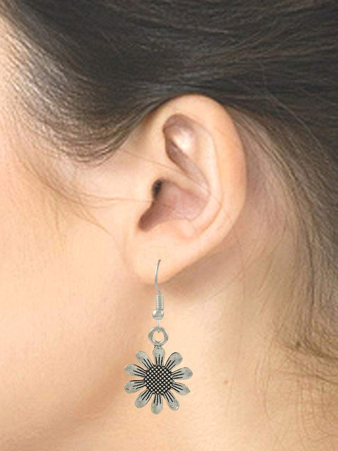 

HIGH TRENDZ Contemporary Studs Earrings, Silver