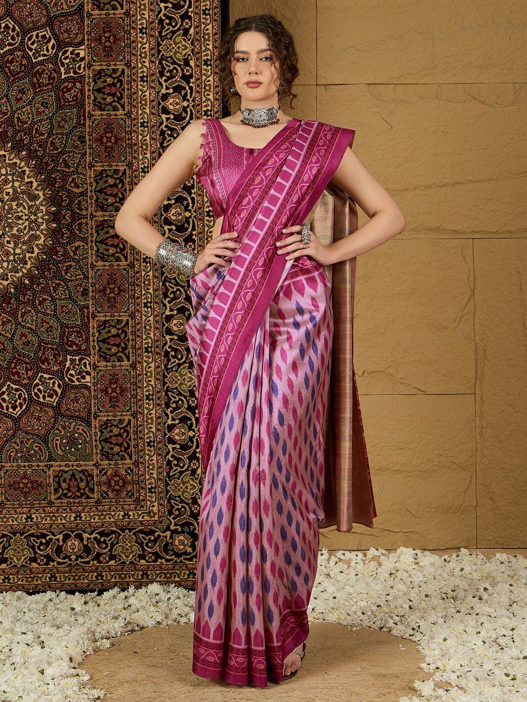 

Saree mall Silk Blend Bagru Sarees, Pink