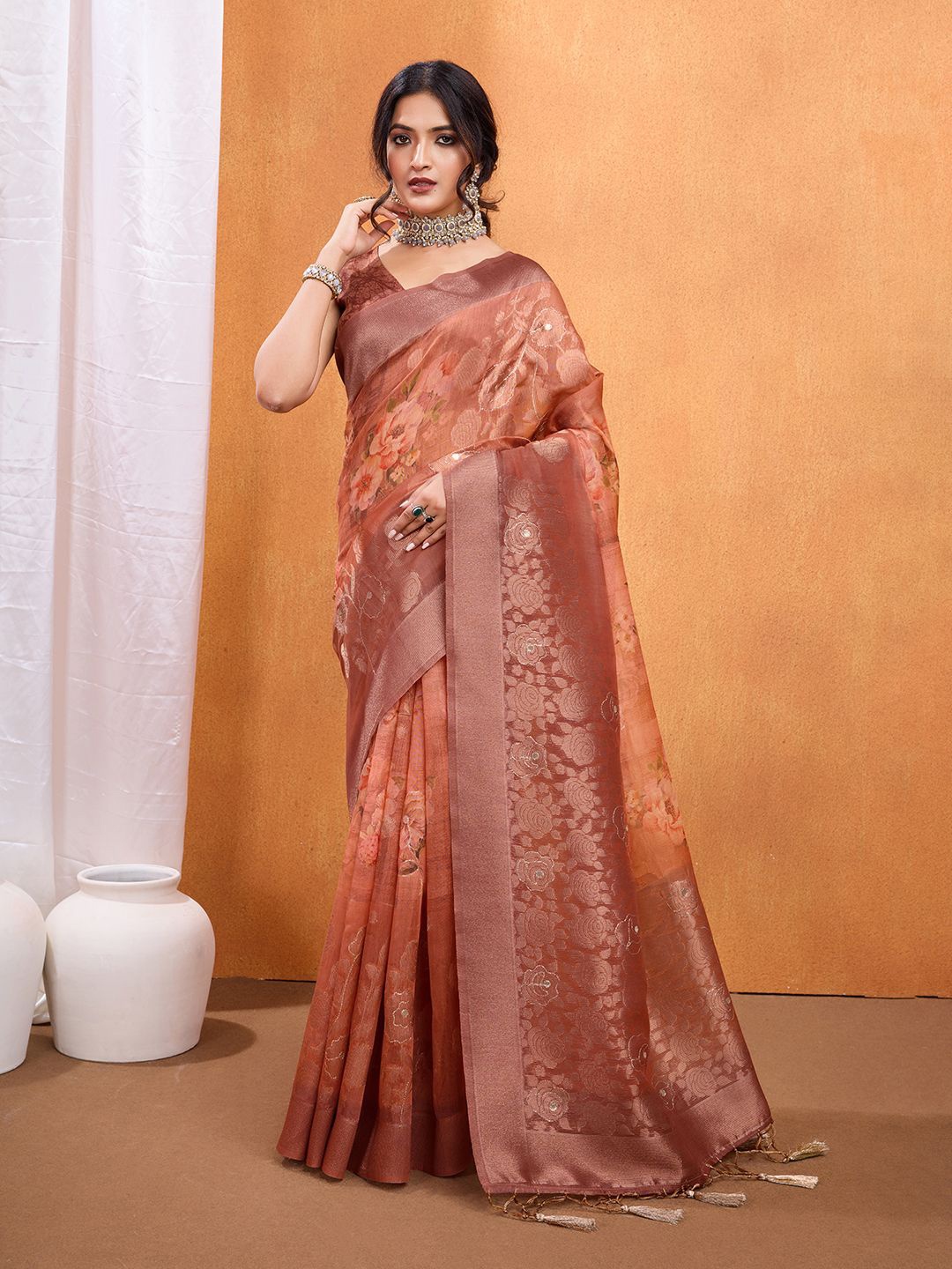 

Rekha Maniyar Woven Design Zari Brocade Banarasi Saree, Orange