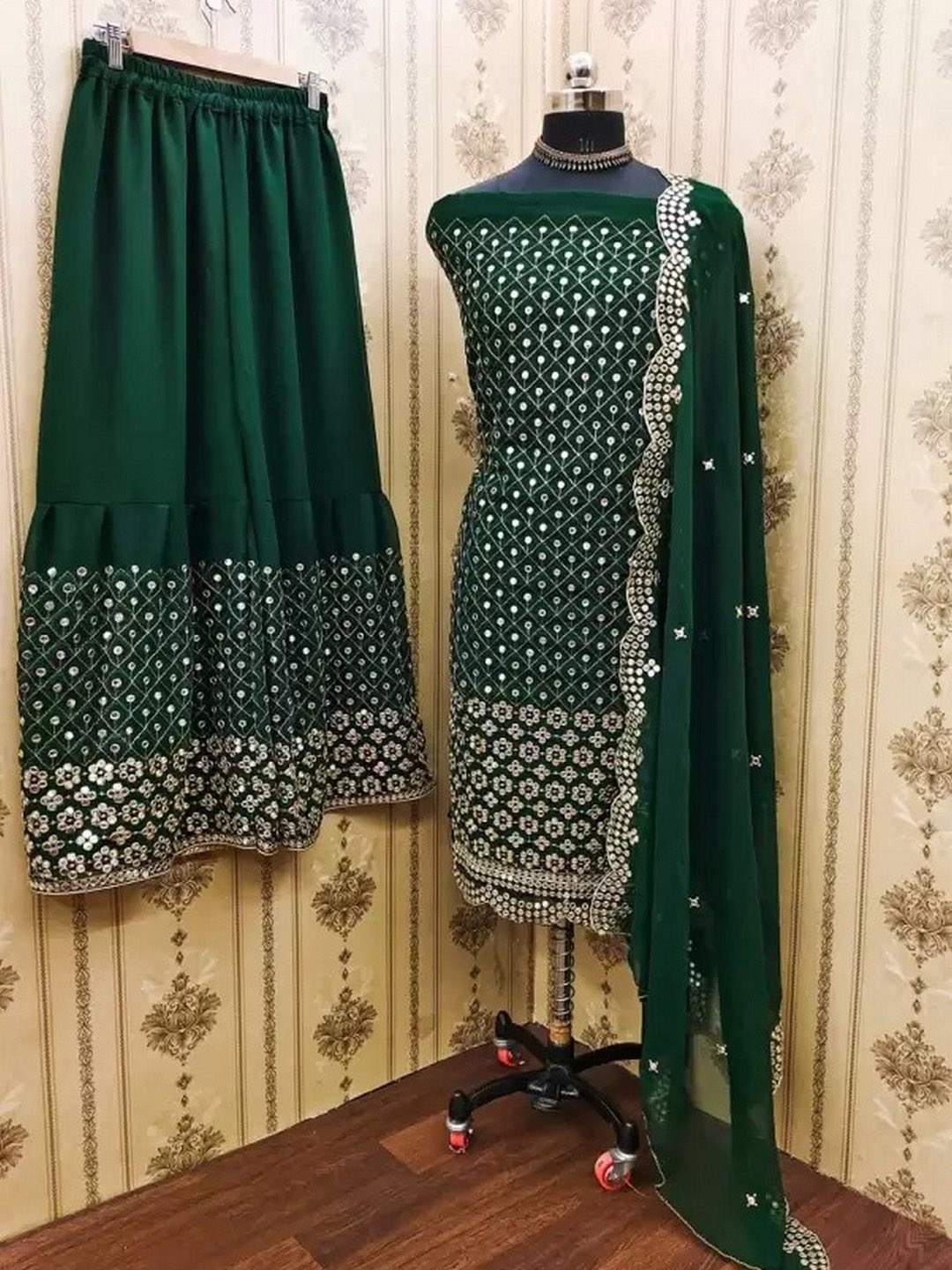 

mimi design Silk Georgette Unstitched Dress Material, Green