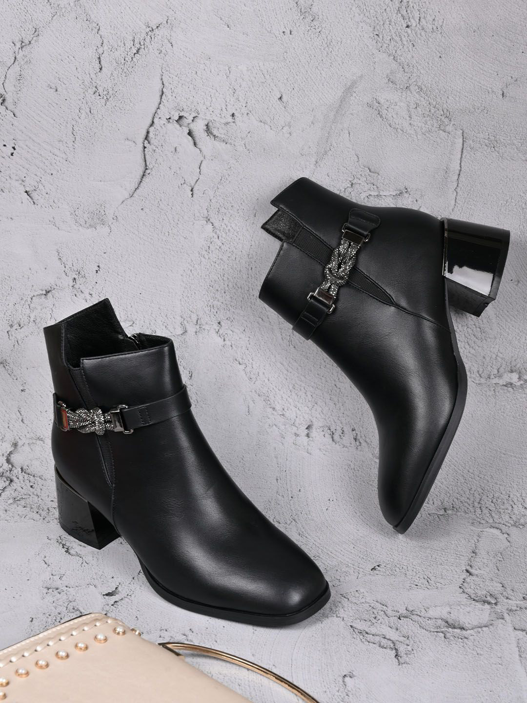 

Ronnie Grey Women Block Heeled Regular Boots, Black