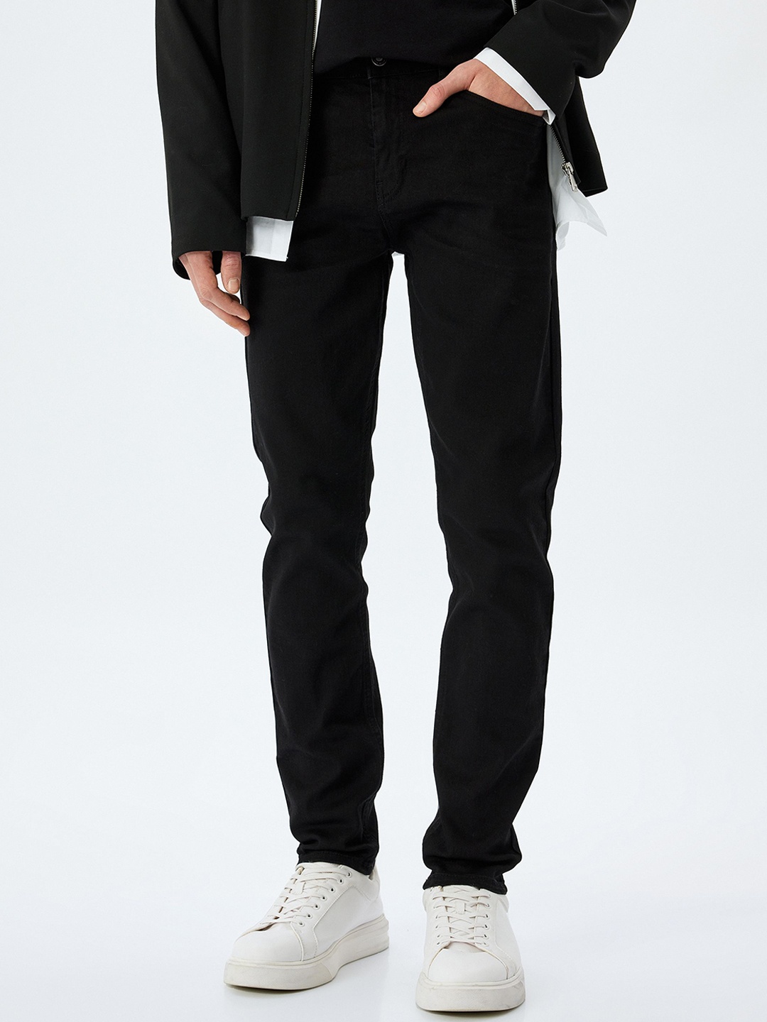 

Koton Men Regular Fit Mid-Rise Trousers, Black